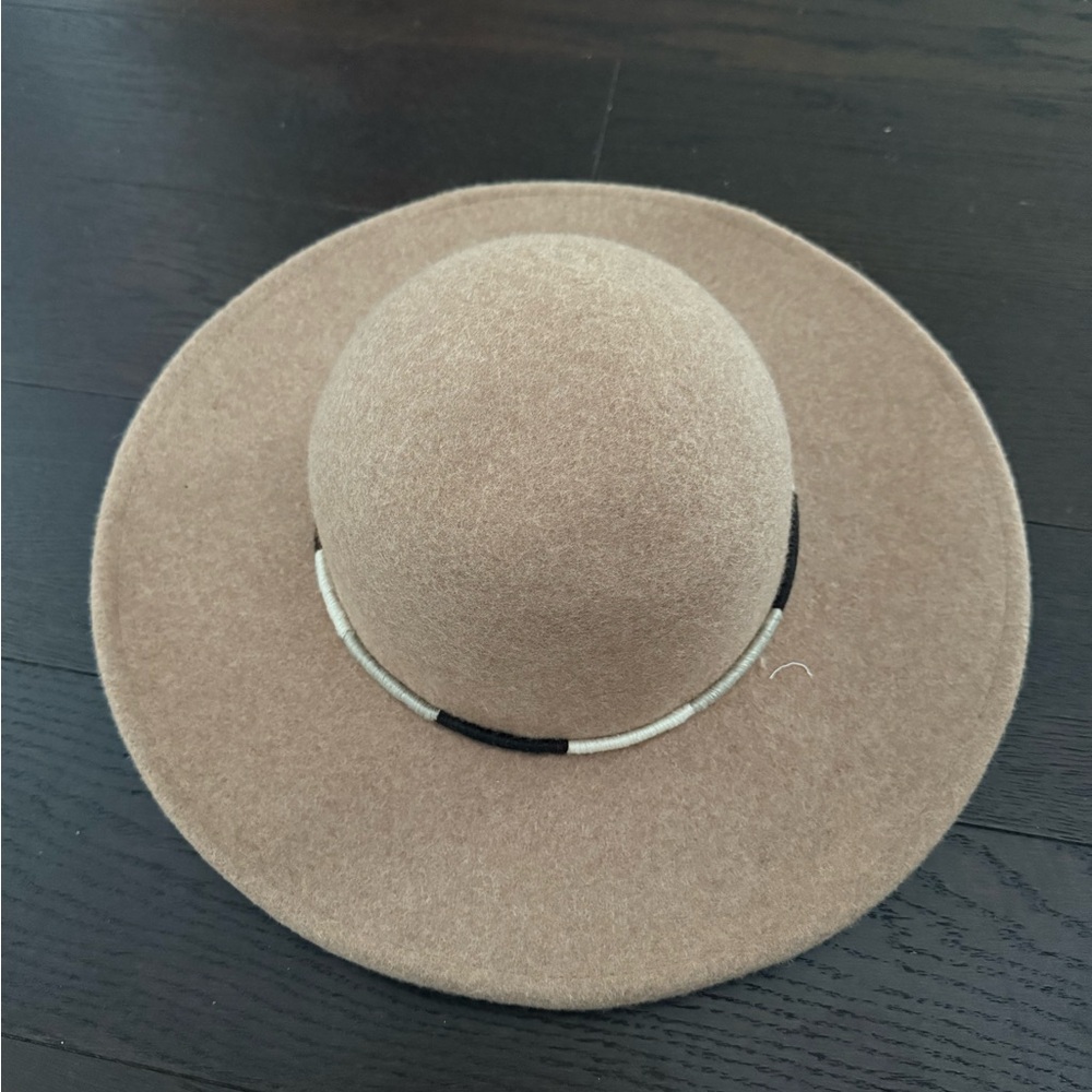 World Market classic 100% Wool Wide Brim Felt Hat Tan One Size 22in nwt